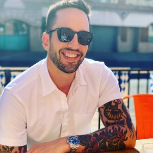 Meet your Posher, Wayne